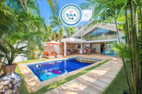 Beachside Villa Aperol with beachclub and hotel facilities